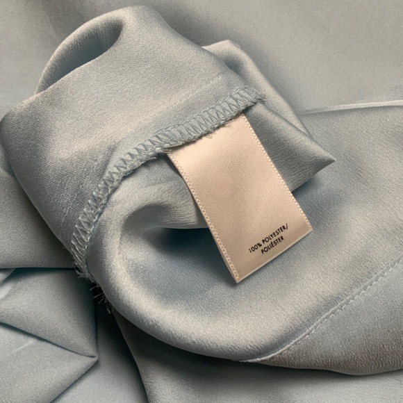 ANN TAYLOR Light Blue Blouse. Size M. - Picture 9 of 12